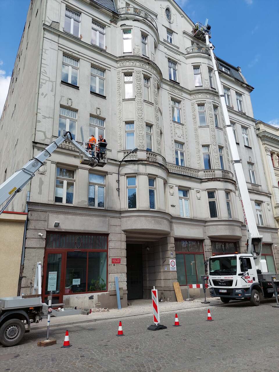 Skuwanie i naprawa tynków